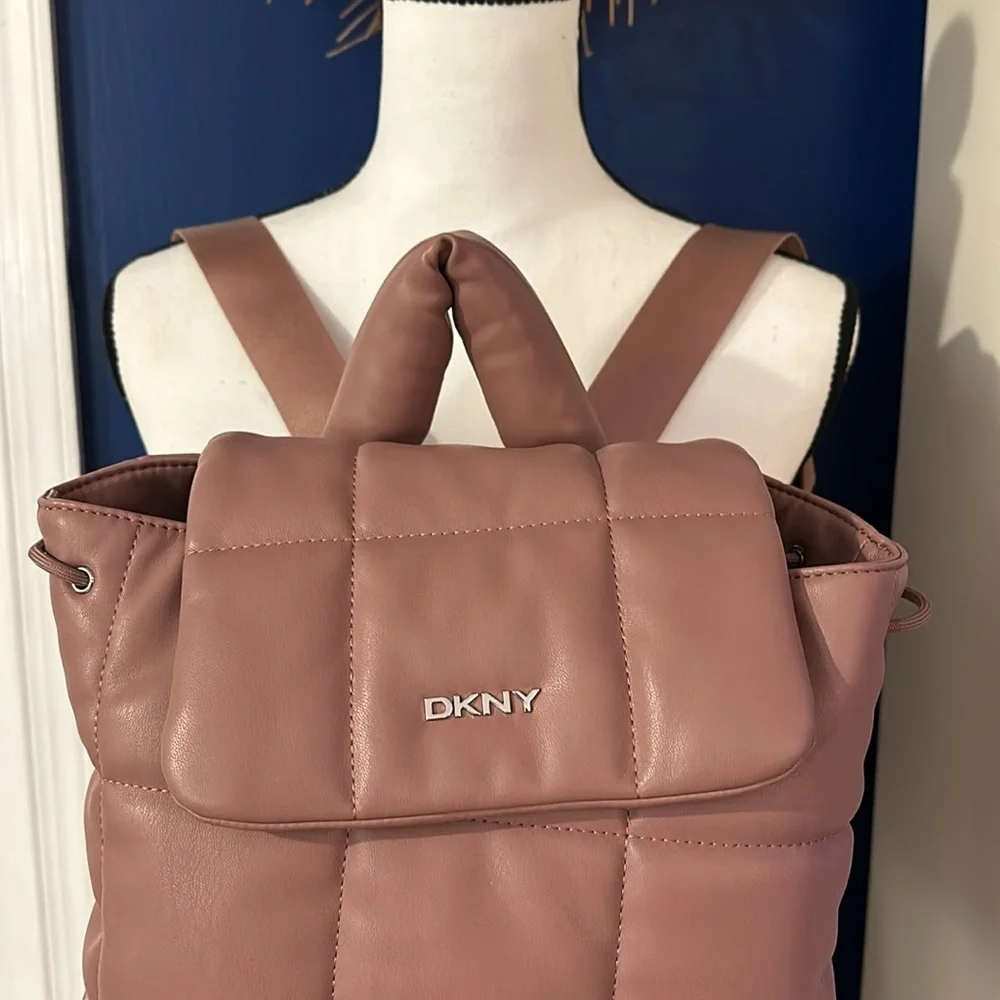 NWOT Women’s Dkny Poppy Faux Leather Quilted Adjustable Strap Backpack